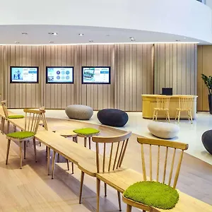 Отель Novotel Century