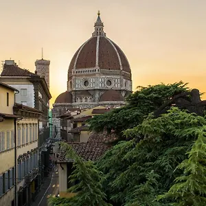 penthhouse-le-terrazze-duomo-view.it-tuscanyhotel.com/